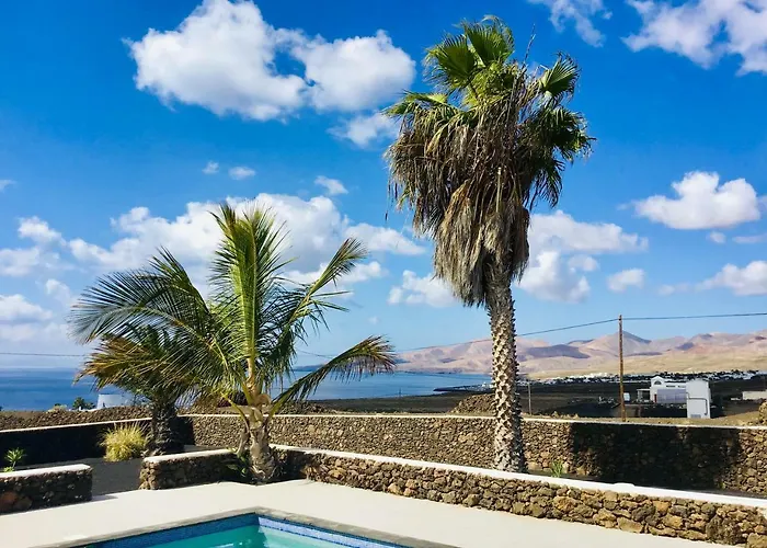 Villa Las Palmitas - Sea Views - Private Pool - Hot Tub - Table Tennis