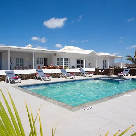 Villa Las Palmitas - Sea Views - Private Pool - Hot Tub - Table Tennis Puerto Calero Exterior photo